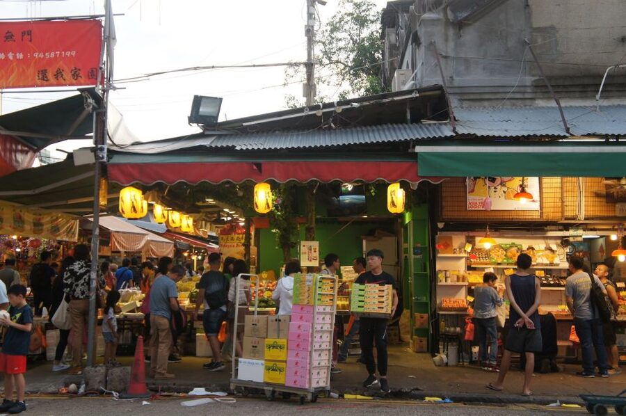 Small-group Kowloon Markets Walking Tour - Fresh food, food culture, and the Jade Market