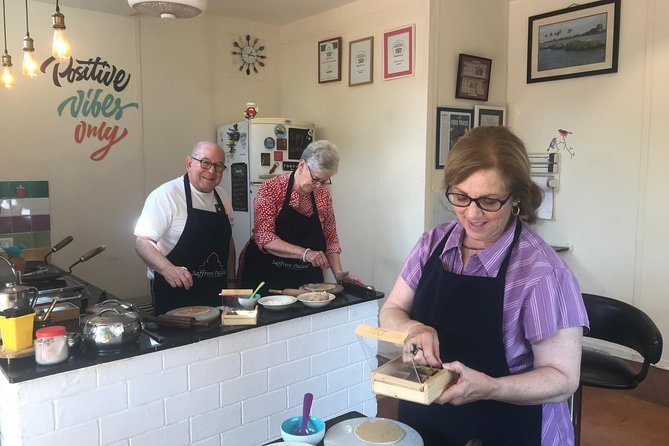 Spice Knight (Cooking Class -> Meal -> Local Market walk) - Learning four dishes and three Indian breads