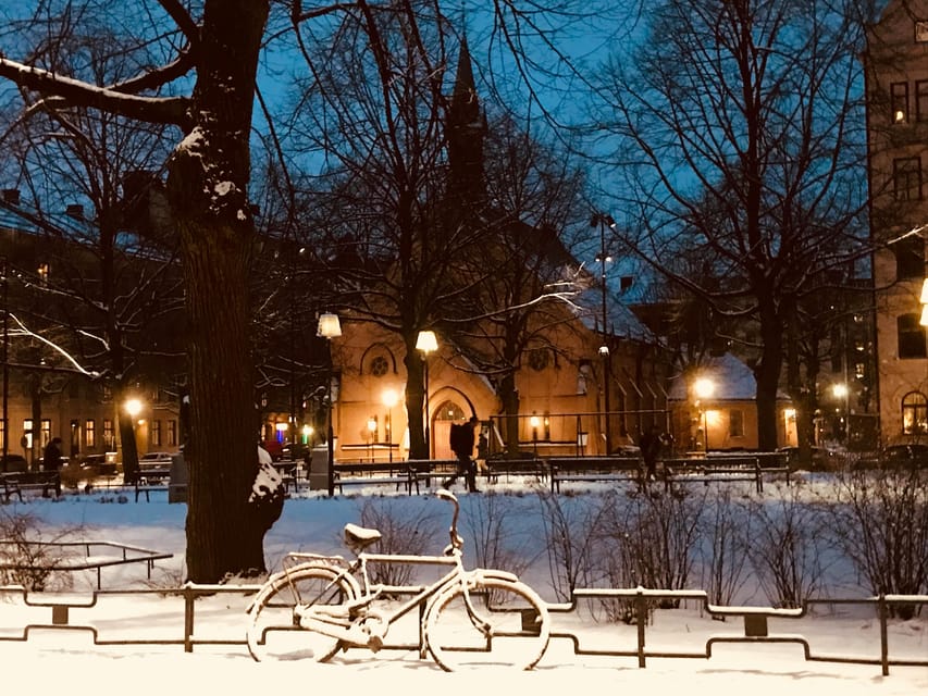 Stockholm: Christmas Markets & Lights Guided Walking Tour - Tasting Swedish Christmas Treats