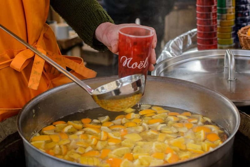 Strasbourg Christmas market tour and culinary city tour with tastings - The savory side: from pretzels to Munster cheese
