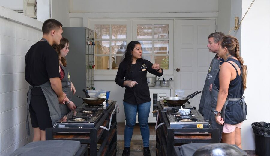 Sukhumvit: Hands-on Thai Cooking Class & Market Tour in BKK - What could be better