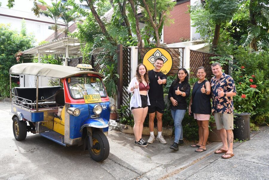 Sukhumvit: Hands-on Thai Cooking Class & Market Tour in BKK - Four courses means come hungry