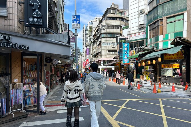 Taipei Hidden Eats, Market & Street Food Tour with 8+ Tastings - The tour at a glance
