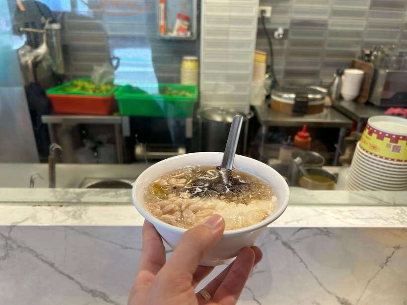 Taipei: Street Food & Hidden Eats Night Market Food Tour - Is $55 a fair price?