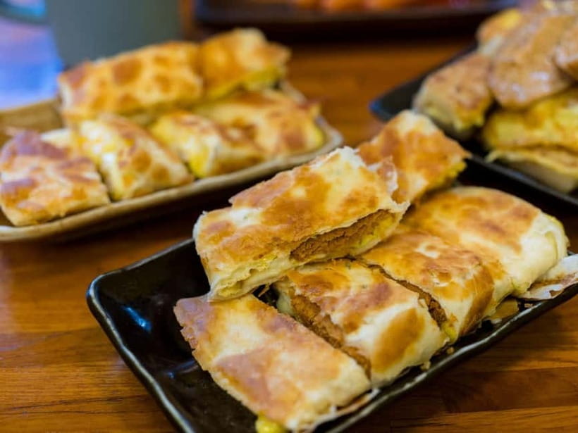 Taipei: Taiwan Traditional Breakfast & Market & Tea Tasting - Who will enjoy this most