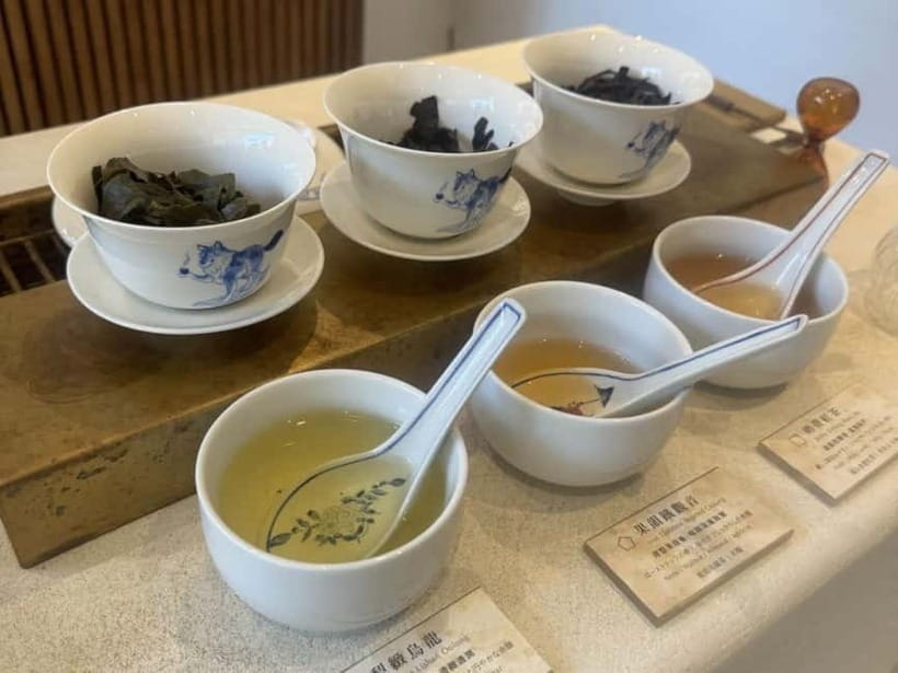 Taipei: Taiwan Traditional Breakfast & Market & Tea Tasting - What $44 gets you