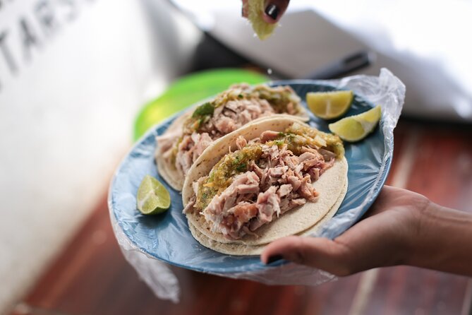 Taste of Cancun: Street Food, Local Market and Urban Murals Tour - Lonchería El Pocito and the Yucatecan salbute
