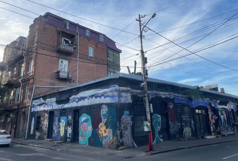 Tbilisi: Street Art & Dezerter Bazaar Tour w/ Tastings - Walking distance, pickup, and useful preparation