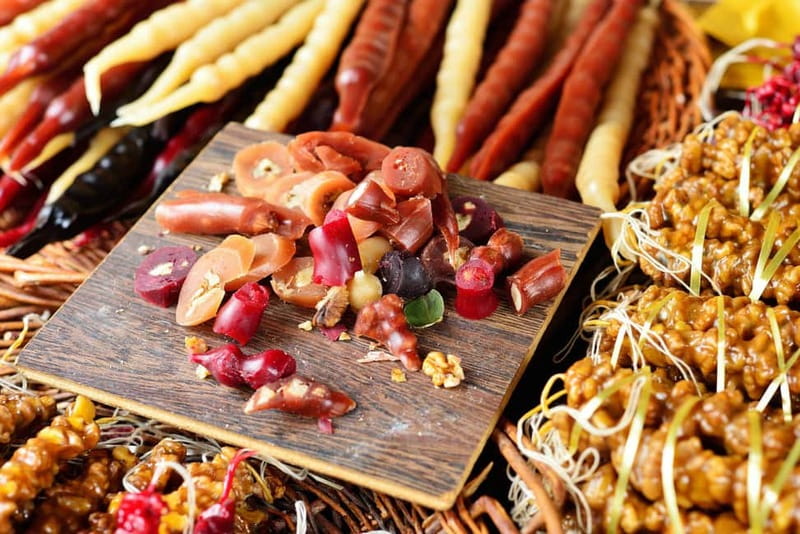 Tbilisi: Street Food & Sightseeing Tour with Local Markets - A modern food hall and Tbilisi’s newer food scene