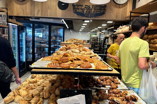 Tel Aviv: Carmel Market Food Tasting Tour “Shuk Hacarmel” - Hummus, falafel, and the case for arriving hungry