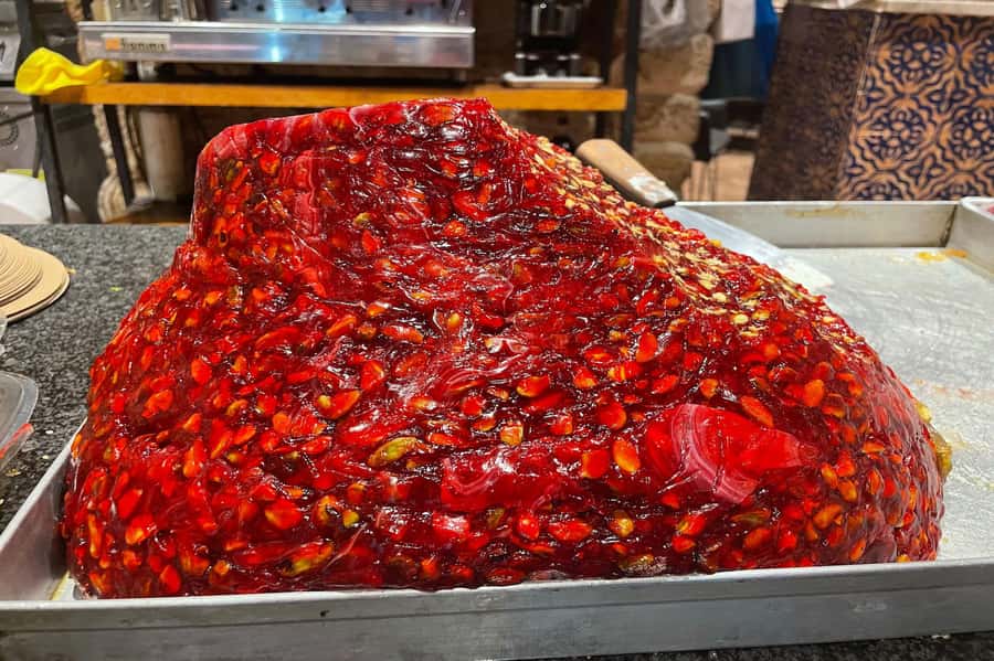 Tel Aviv: Carmel Market & Neighborhood Guided Walking Tour - From market lanes to Nachalat Binyamin