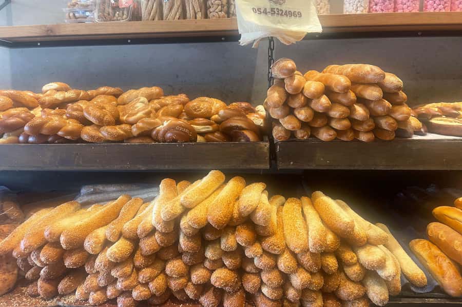 Tel Aviv: Carmel Market & Neighborhood Guided Walking Tour - How the 90-minute schedule affects the experience