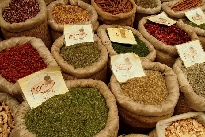 Tel Aviv Food Tour of the Carmel Market - What the guide adds to the food