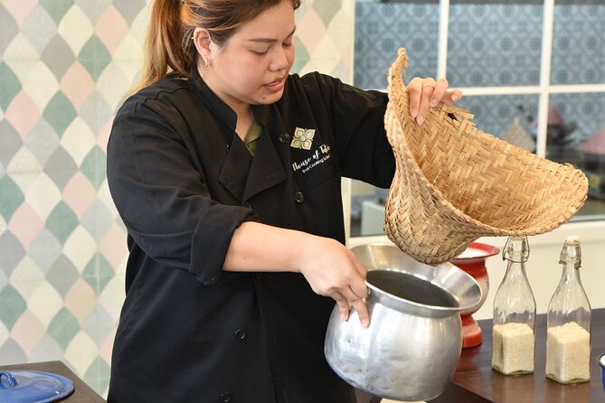Thai Cooking Class with Market Tour in Sathon Bangkok - Who should book this cooking class?