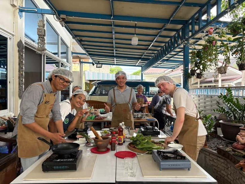 Thai Herbal Cooking Class & Market Tour in Bangkok - Should you book the Thai Herbal Cooking Class?