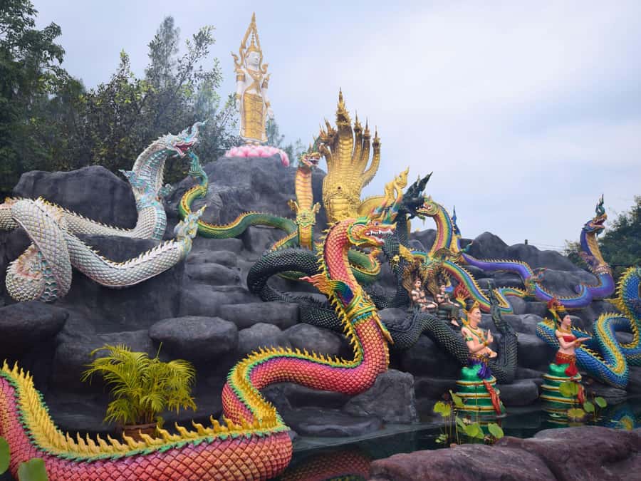 The Souls BKK: The Spirits of Dragons and Floating Market - Wat Don Kanak and the nine Naga families
