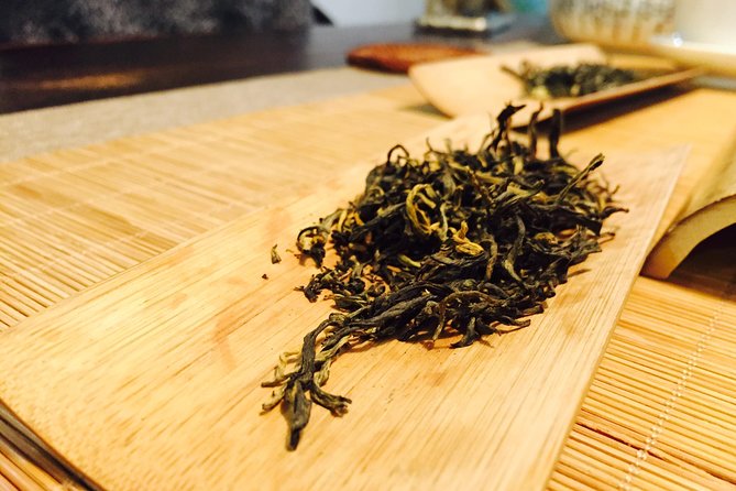 Three-Hour Private Chengdu Tea Wholesale Market Tour - Who will enjoy this most?