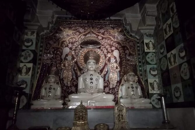 Tipu Palace + Koté Vishnu + Fort + KR Market + Jain Temple = Bengaluru Pété Walk - Kote Venkataramana Temple and the Hindu side of the route