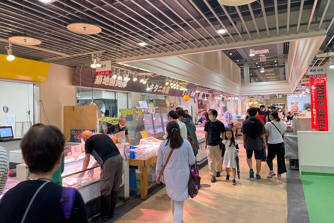 Tokyo Food Tour Taste Fresh Delights at Tsukiji Market - How the guide changes the market experience