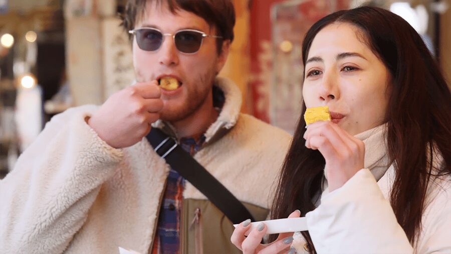 Tokyo: Guided Walking Tour of Tsukiji Market with Breakfast - Walking into Tsukiji Outer Market