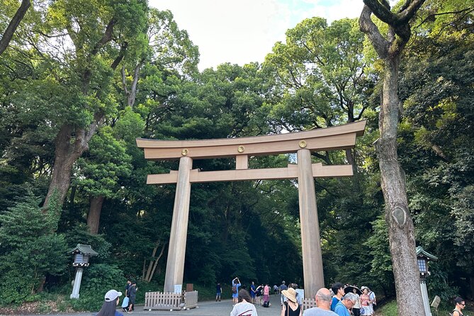 Tokyo Morning Tour: Asakusa, Meiji Shrine and Tsukiji Fish Market - Senso-ji and the old streets of Asakusa