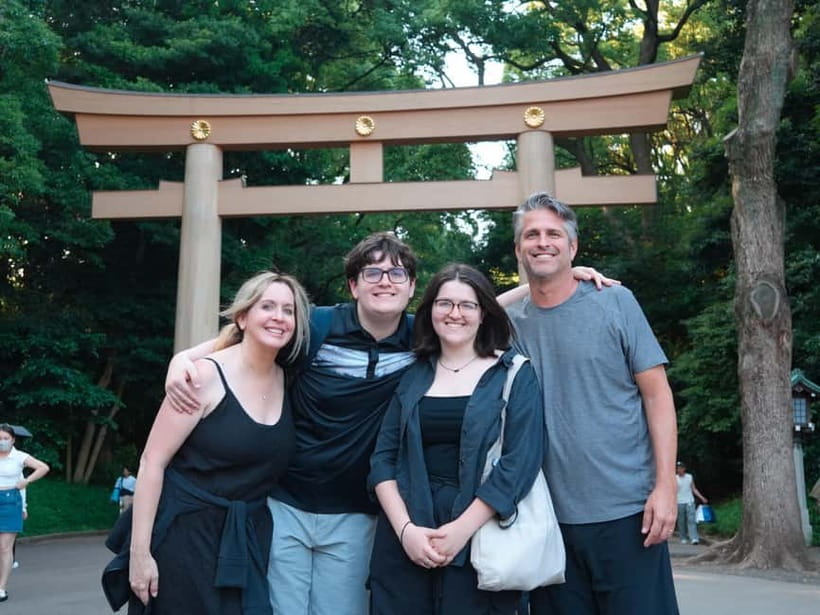 Tokyo Morning Tour: Meiji Shrine, Asakusa & Fish Market - Guides are the heart of the experience