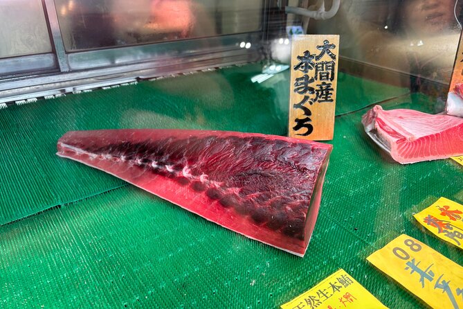 Tokyo: Private Tsukiji Fish Market Tour with 3 food stops - Guide style and the importance of asking questions