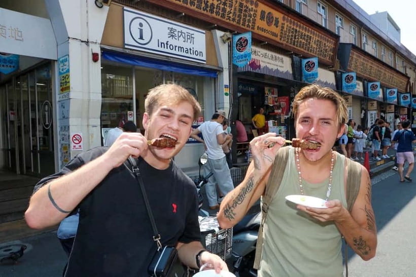 Tokyo: Private Tsukiji Street Food & Sake with Local Guide - A Four-Pour Sake Session with Scallops