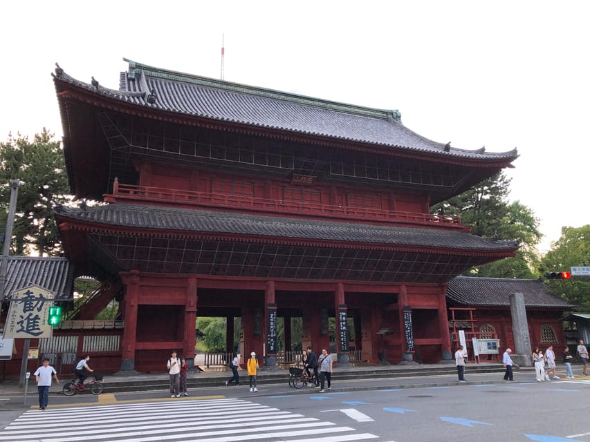 Tokyo Tours in Spanish (Tsukiji Market-Ginza-Tokyo Tower) - Ginza: two hours for shopping and city life