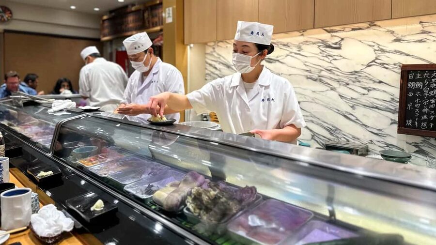 Tokyo: Toyosu Tuna Auction &Tsukiji Market Gourmet Adventure - A short look behind Toyosu’s seafood operation