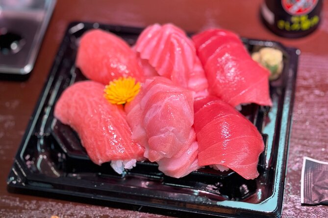 Tokyo: Tsukiji Fish Market Food and Walking tour - One hour among Tsukiji’s market stalls