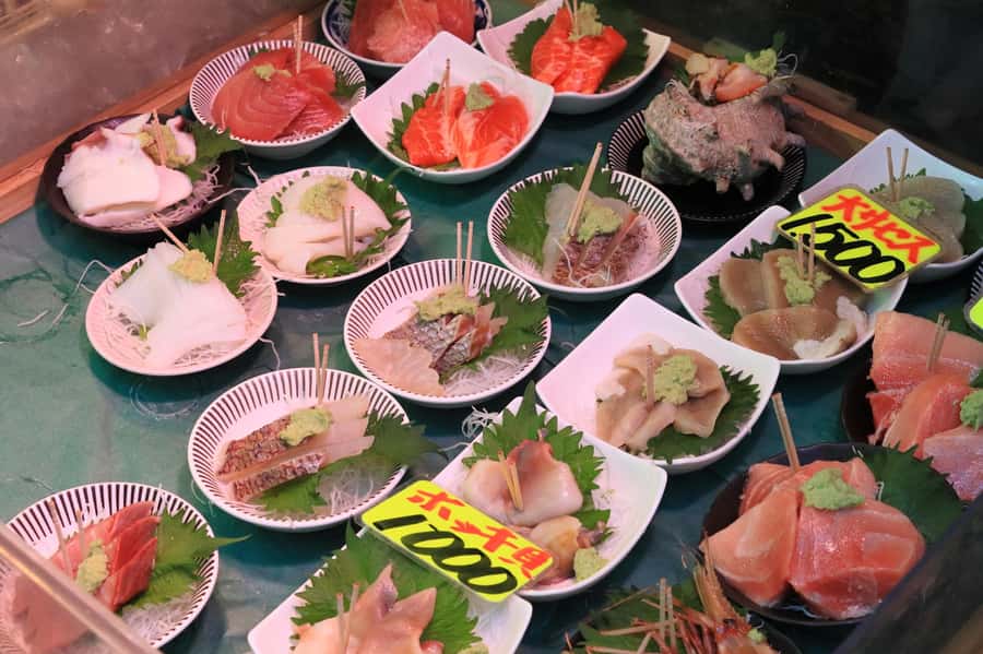 Tokyo : Tsukiji Fish Market Food Walking & Shrine Visit Tour - Key points at a glance