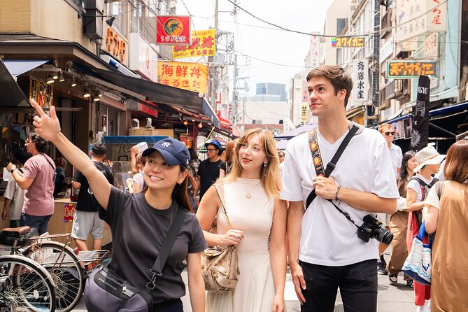 Tokyo: Tsukiji Fish Market Seafood & Street Eats - Walking through the old Tsukiji market area