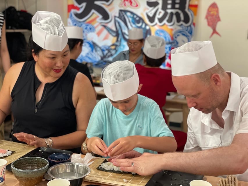 Tokyo: Tsukiji Fish Market Sushi Making Class with Pro Chef - Key points at a glance