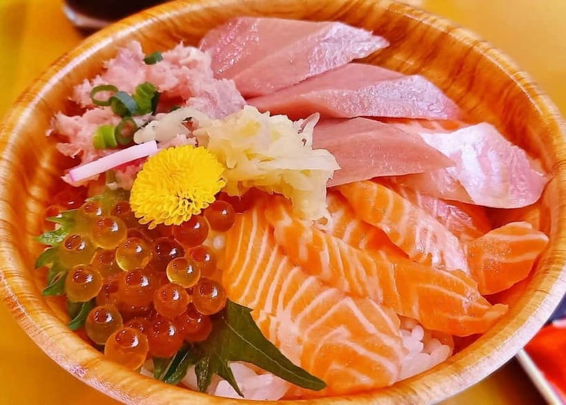 Tokyo: Tsukiji Market and Hama-rikyu Gardens Guided Tour - Reading Tsukiji Market through food