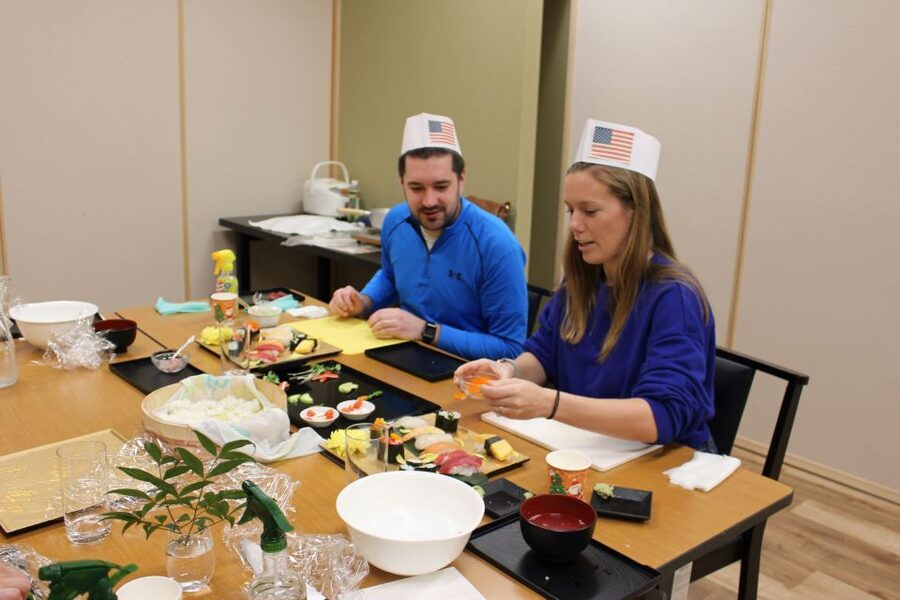 Tokyo: Tsukiji Market Guided Tour & Sushi-Making Experience - The sushi quality question