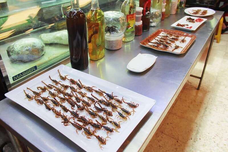 Tour of Mexican markets with Mezcal and traditional food - A short metro ride with a useful history lesson