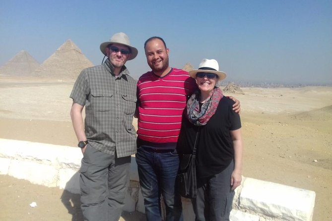 Tour to the Pyramids, Egyptian Museum and Local Bazaar from Cairo - Why the private vehicle matters in Cairo
