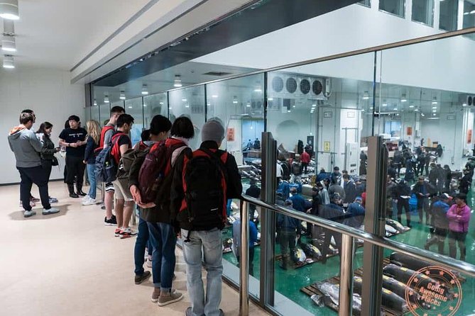 Toyosu Market Morning Tuna Auction and Tsukiji Food Tour with Licensed Guide - Choosing the right guide experience