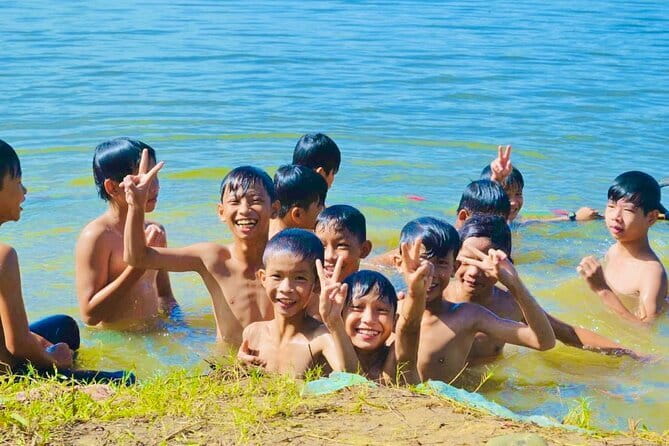 Tra Su Cajuput Forest An Cairang Floating Market - Guides, group size, and the human side