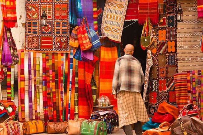 Traditional Souks Shopping Private Tour in Casablanca - Starting with pickup and a private vehicle