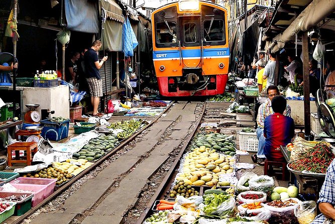 Unique Bangkok Markets: Train Market & Floating Market Adventure - The final Bangkok sightseeing stop