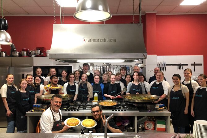 Valencian paella workshop and visit to the Algiros market - Three dishes, three different lessons