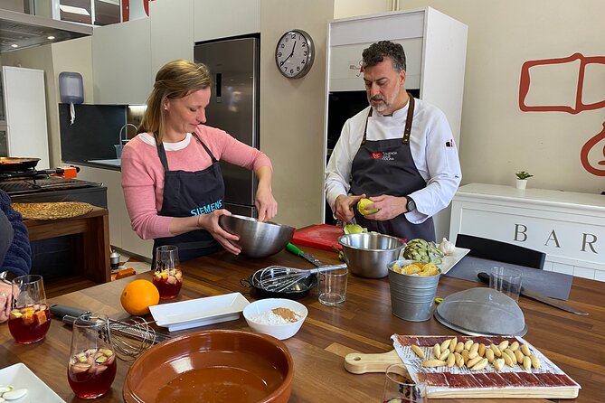 Valencian paella workshop and visit to the Algiros market - Wine, sangria, and a long shared lunch