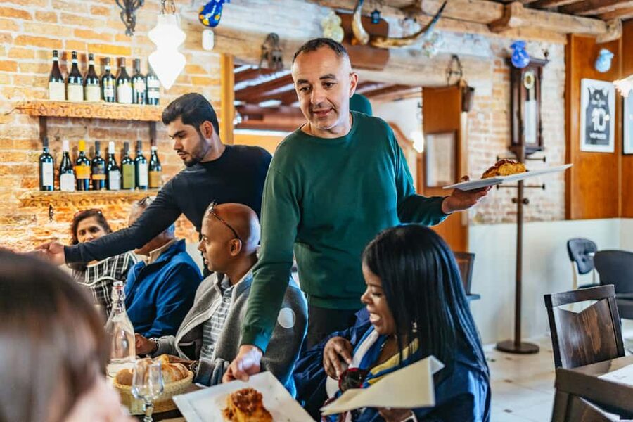 Venice: Rialto Market Food and Wine Lunchtime Tour - From osterias to pastry shops and wine bars