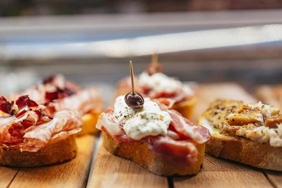 Venice: Rialto Market Food and Wine Lunchtime Tour - Marco Polo, Casanova, and the stories between meals