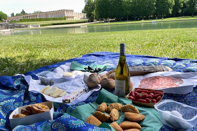 Versailles Full-Day Electric Bike Tour : Market, Picnic & Palace - The formal gardens and the palace interior