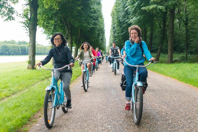 Versailles Palace Bike Tour with Market & Marie-Antoinette hamlet - The Palace of Versailles comes last
