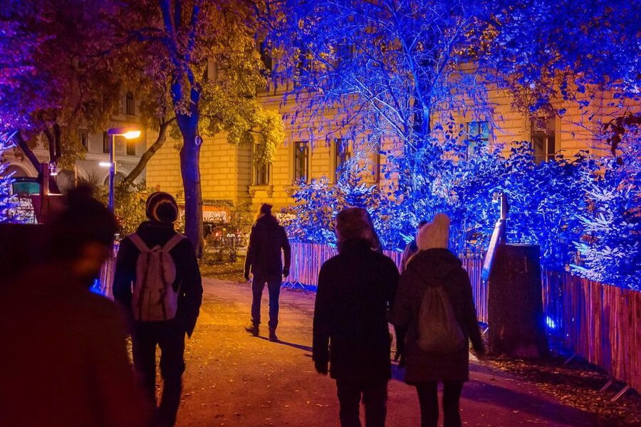 Vienna: Christmas Markets Tour - Who should book this Vienna Christmas tour?