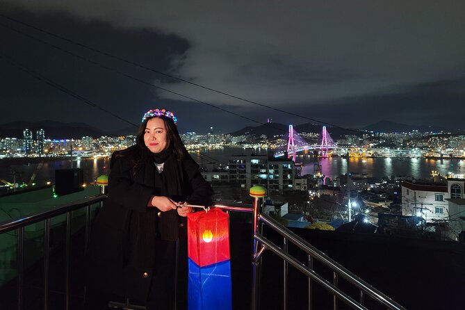 Visit Busan night market and enjoy the night view of Busan harbor - Watching the 10 p.m. seafood auction